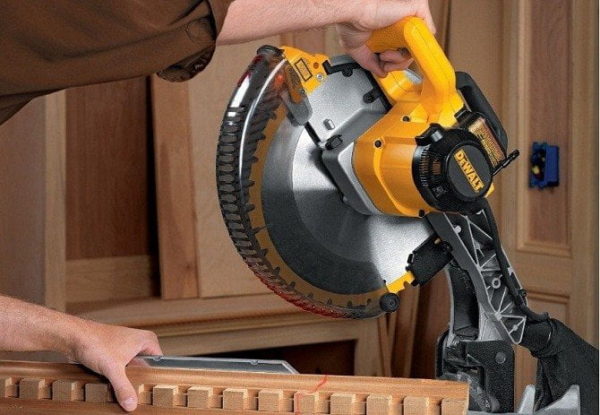 dewalt-dw715